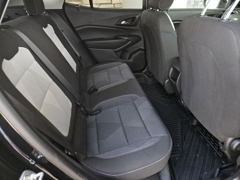 Used 2025 Chevrolet Trax LS w/ LS Convenience Package image 30
