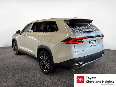 New 2026 Toyota Grand Highlander Hybrid MAX Platinum image 3