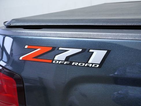 Used 2018 Chevrolet Silverado 1500 LT w/ All Star Edition image 10