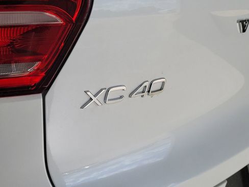 New 2026 Volvo XC40 B4 Core image 9