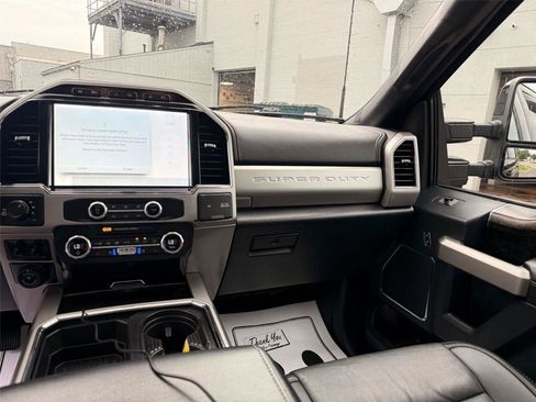 Used 2022 Ford F250 Lariat w/ Lariat Ultimate Package AWD/4WD image 20