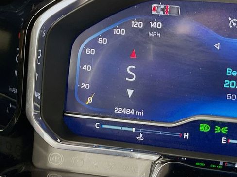 Used 2025 Chevrolet Silverado 2500 ZR2 image 13