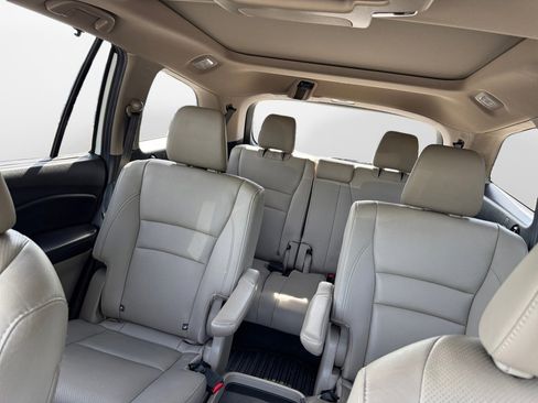 Used 2021 Honda Pilot Elite image 12