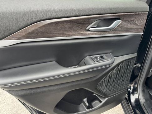 Certified 2023 Jeep Grand Cherokee Limited w/ Black Appearance Package image 25