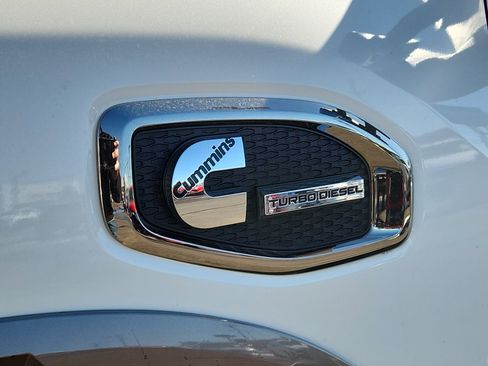 Used 2019 Nissan Titan Platinum Reserve w/ Platinum Utility Package image 8