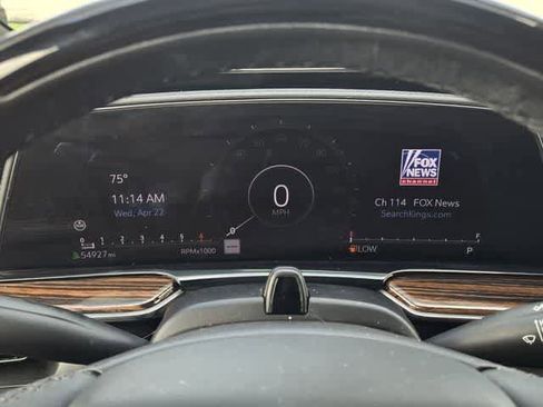 Used 2022 Cadillac Escalade Premium Luxury image 17