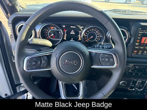Used 2023 Jeep Wrangler Unlimited Sahara AWD/4WD image 26