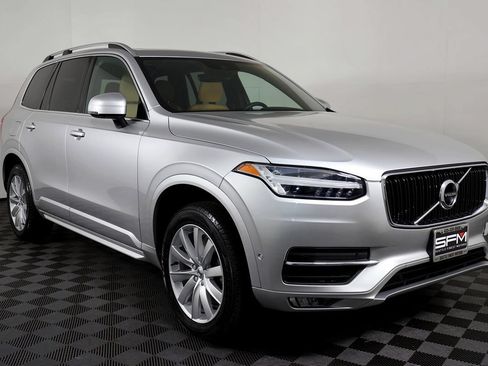 Used 2018 Volvo XC90 T5 Momentum w/ Convenience Package AWD/4WD image 6