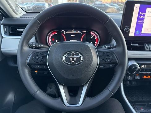 Used 2023 Toyota RAV4 XLE Premium image 14