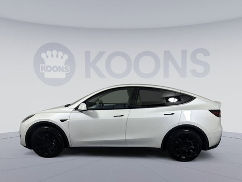 Used 2023 Tesla Model Y Long Range image 2