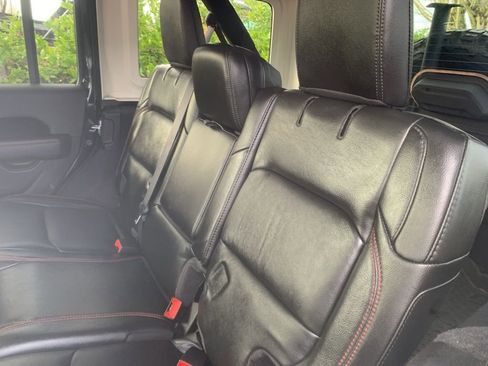 Used 2022 Jeep Wrangler Unlimited Rubicon image 27