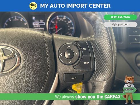 Used 2018 Toyota RAV4 LE w/ All Weather Liner Package AWD/4WD image 17