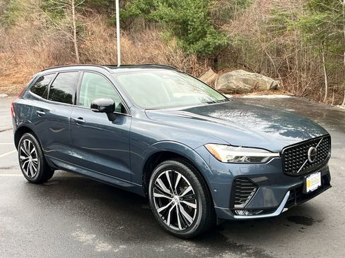 Used 2023 Volvo XC60 B5 Plus w/ Climate Package image 7