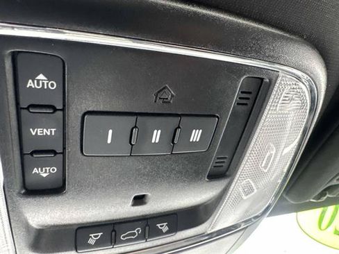 Used 2020 Jeep Grand Cherokee Altitude AWD/4WD image 23