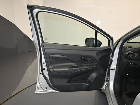Used 2025 Nissan Versa S FWD image 10