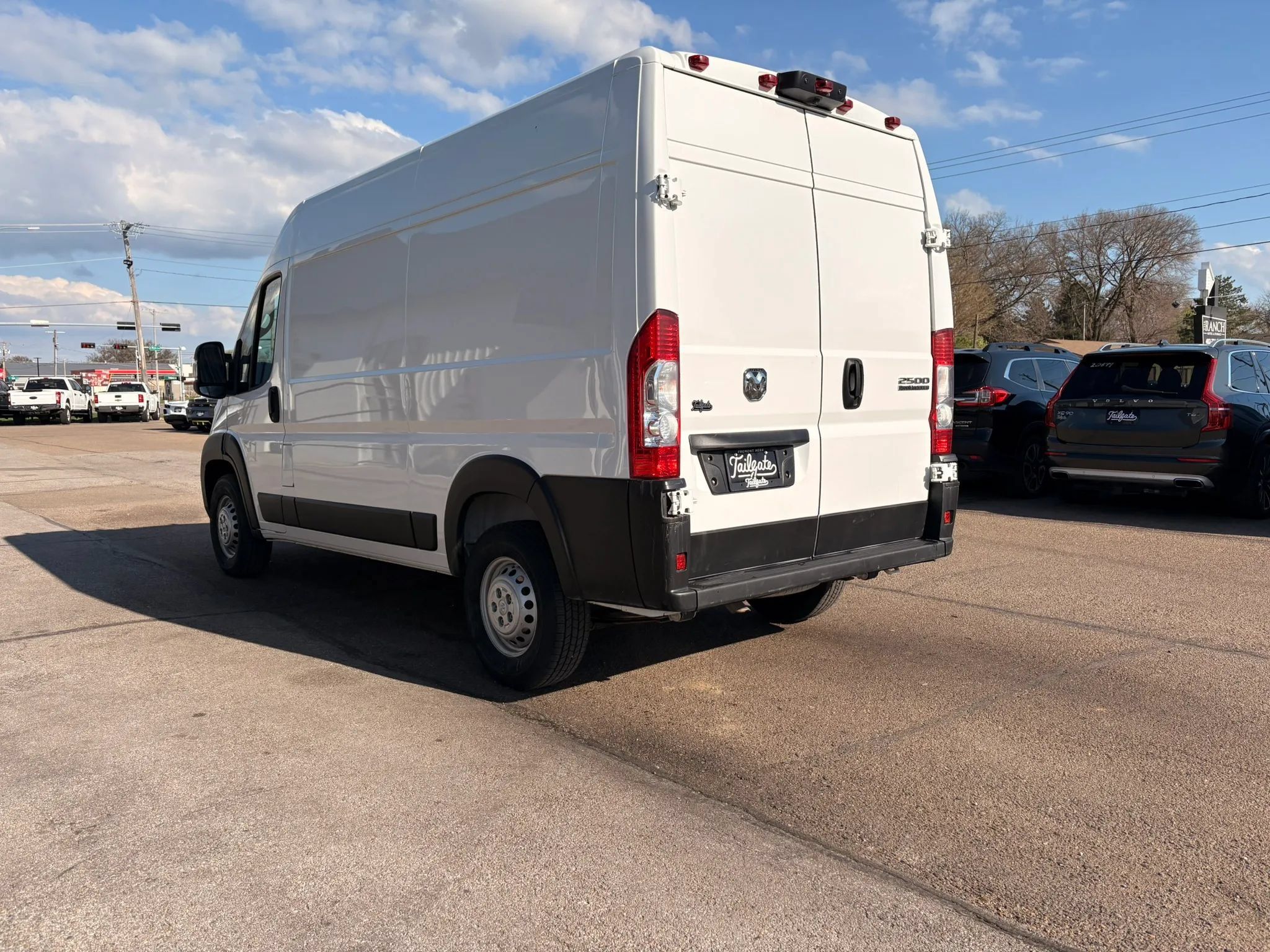 Used 2025 RAM ProMaster 2500 w/ Convenience Group FWD image 7