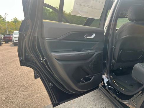 New 2025 Jeep Grand Cherokee Laredo w/ Luxury Tech Group I image 19