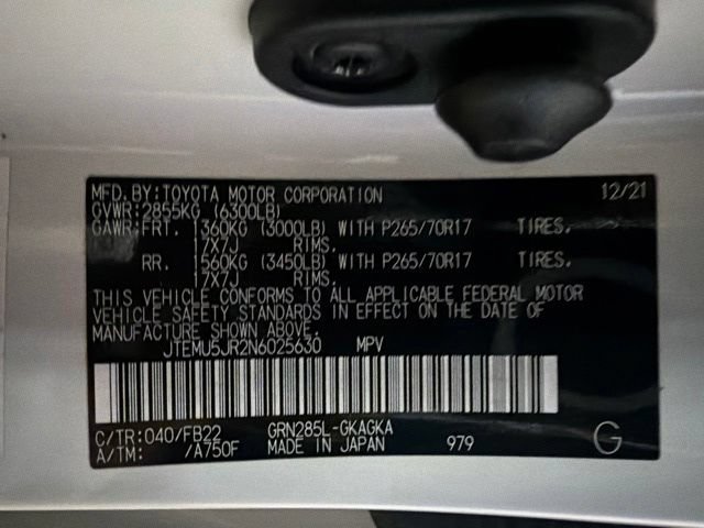 Used 2022 Toyota 4Runner SR5 AWD/4WD image 25