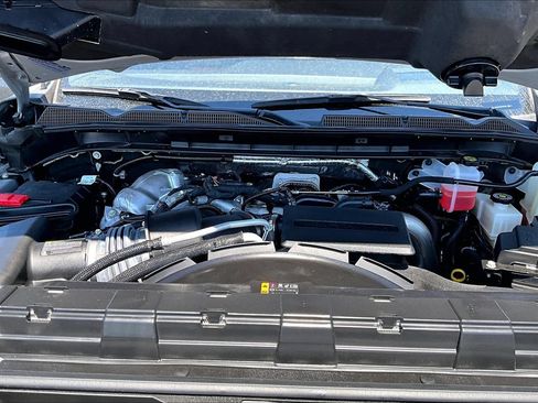 Used 2025 GMC Sierra 2500 AT4 w/ AT4 Premium Plus Package AWD/4WD image 9