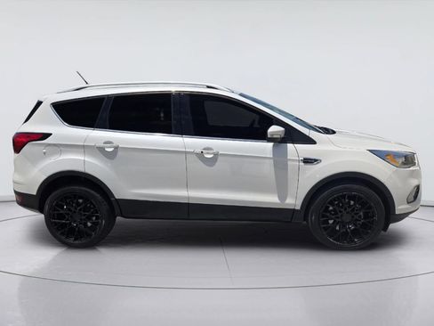 Used 2019 Ford Escape Titanium w/ U9j03 - Titanium Tow Package AWD/4WD image 4