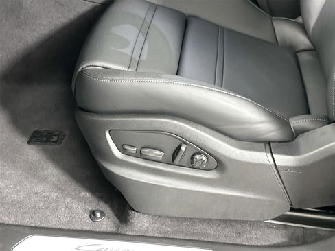 Certified 2025 Porsche Cayenne image 34