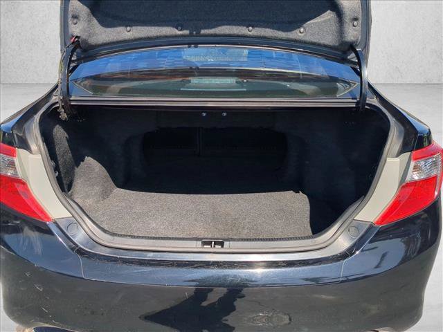 Used 2012 Toyota Camry SE FWD image 6