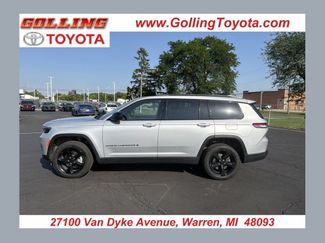 Used 2025 Jeep Grand Cherokee L Limited w/ Black Appearance Package AWD/4WD video 1