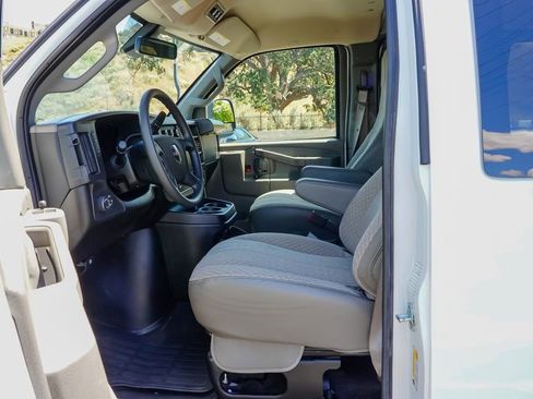 New 2026 GMC Savana 3500 LT w/ LT Preferred Equipment Group RWD image 15