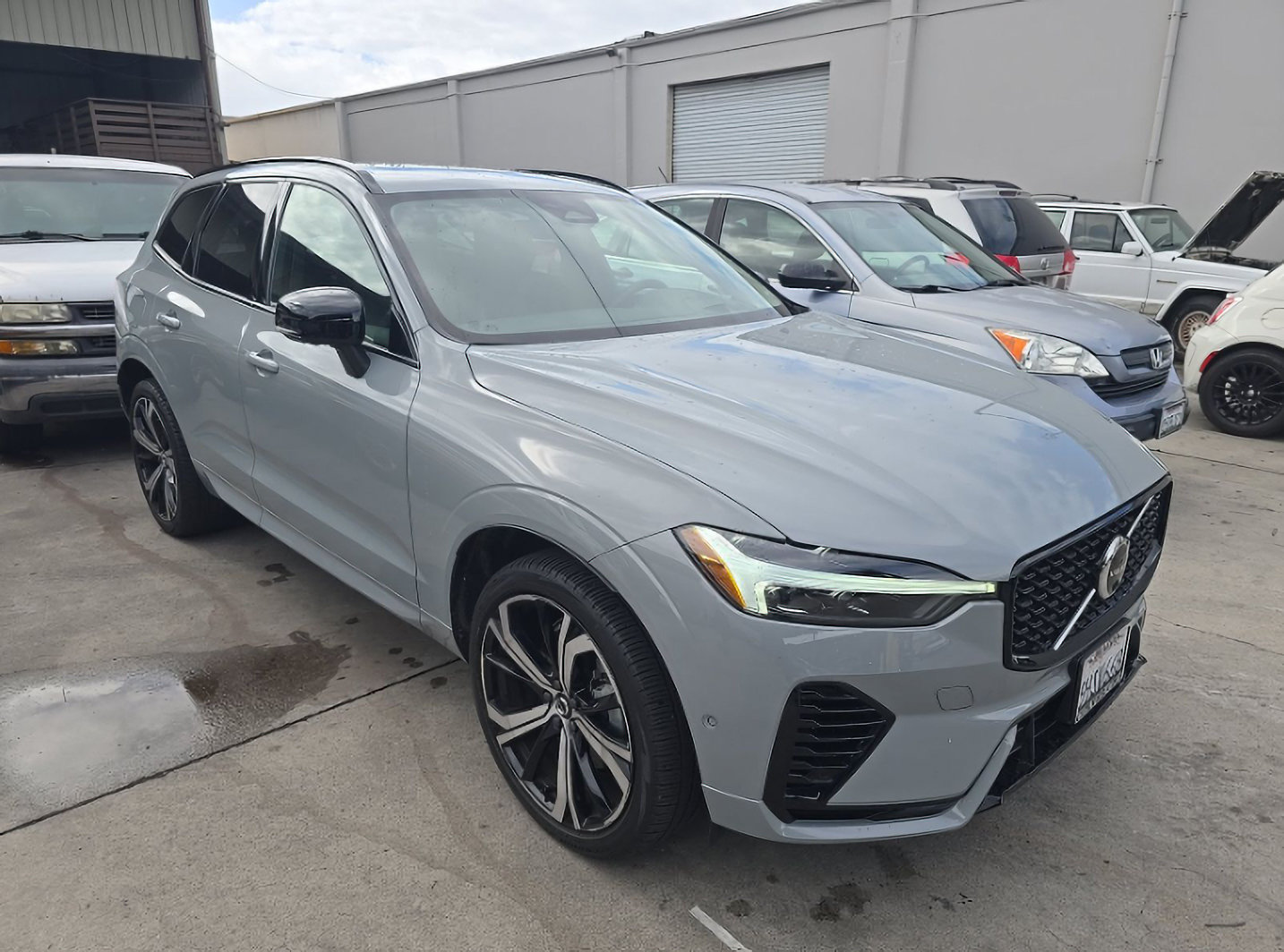 Used 2024 Volvo XC60 T8 Ultimate w/ Protection Package Premier AWD/4WD image 3