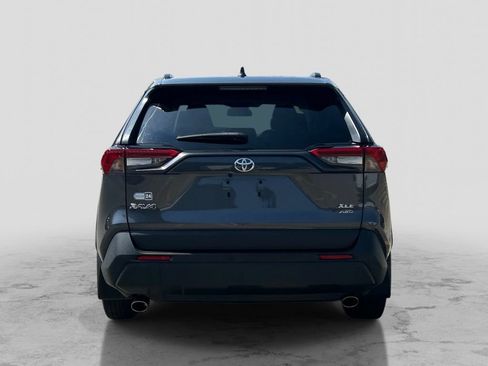 Used 2022 Toyota RAV4 XLE AWD/4WD image 6