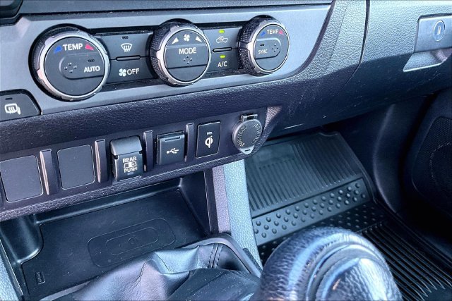 Used 2023 Toyota Tacoma TRD Off-Road AWD/4WD image 16