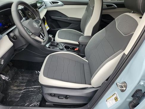 New 2025 Volkswagen Taos SE image 13