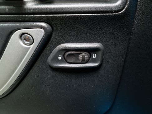 Used 2017 Jeep Wrangler Unlimited Rubicon w/ Dual Top Group image 13