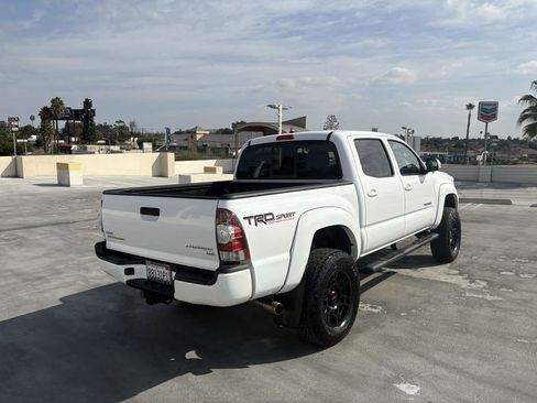 Used 2014 Toyota Tacoma PreRunner image 38