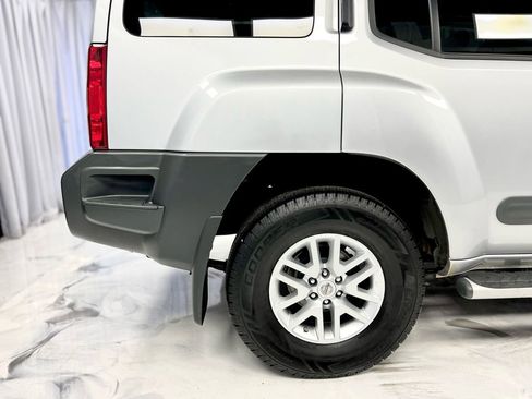 Used 2014 Nissan Xterra S image 12