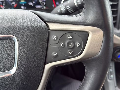 Used 2017 GMC Acadia Denali w/ Technology Package FWD image 19
