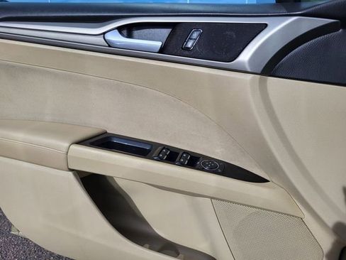 Used 2013 Ford Fusion SE image 17