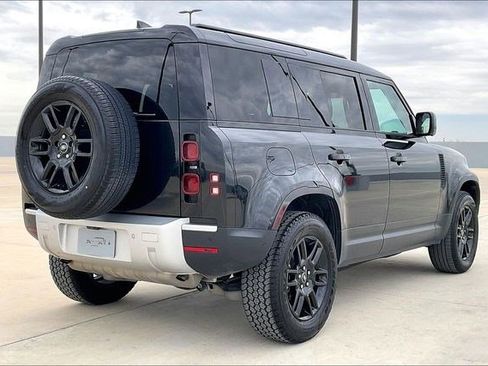 Used 2025 Land Rover Defender 110 S image 2