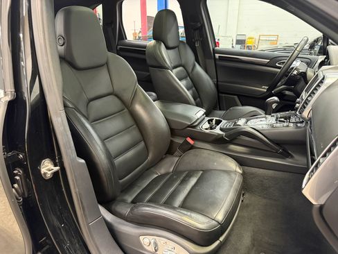 Used 2016 Porsche Cayenne S AWD/4WD image 32