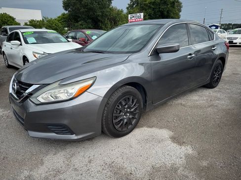 Used 2017 Nissan Altima 2.5 S w/ Power Driver Seat Package FWD image 1