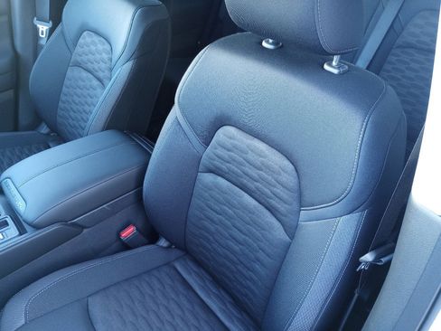 New 2025 Nissan Pathfinder S image 9