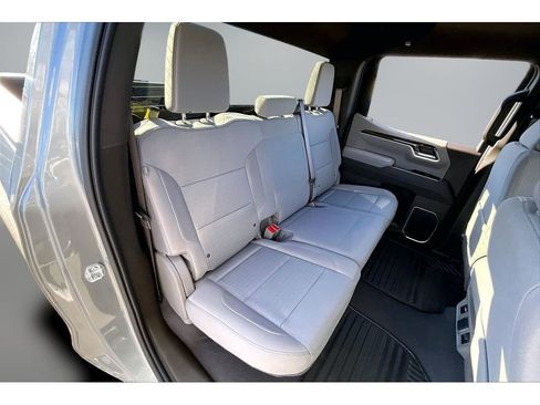 New 2026 GMC Sierra 1500 SLE image 10