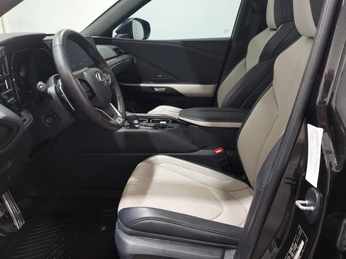 Used 2024 Lexus TX 500h AWD image 12