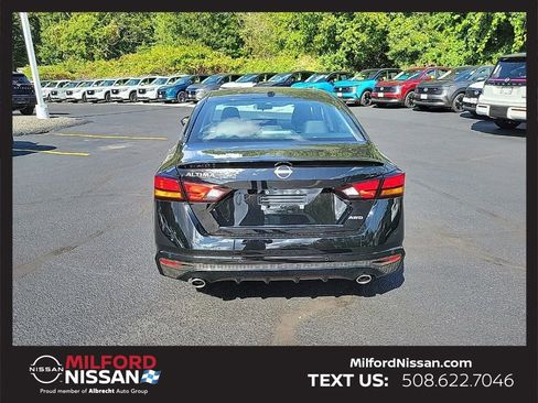 Used 2025 Nissan Altima 2.5 SV w/ SV Special Edition Package AWD/4WD image 3