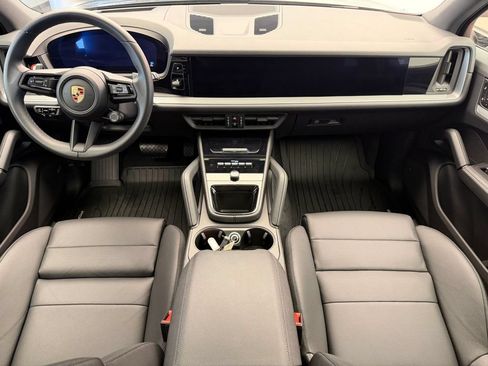 Used 2024 Porsche Cayenne AWD/4WD image 13