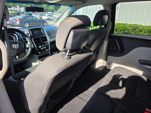 Used 2017 Dodge Grand Caravan SE w/ Power Window Group FWD image 18