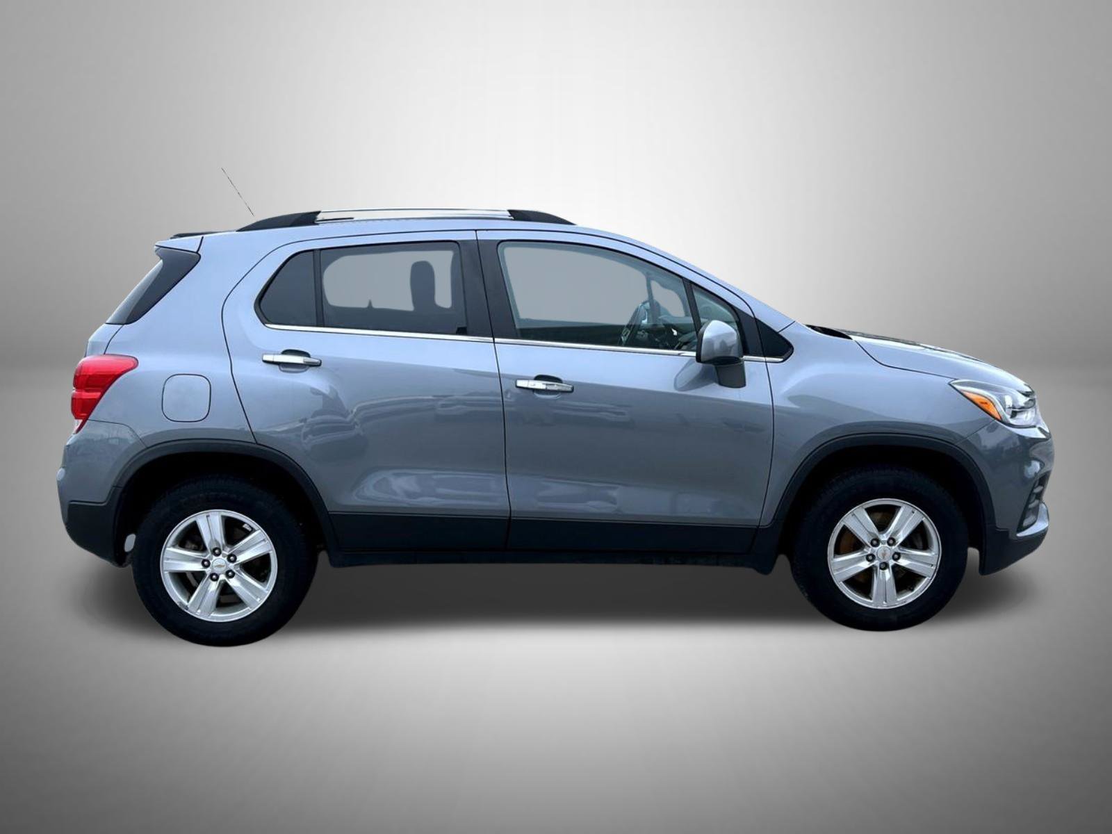 Used 2019 Chevrolet Trax LT w/ LT Convenience Package AWD/4WD image 5