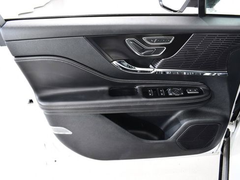 Used 2022 Lincoln Corsair AWD w/ Premium Package image 24