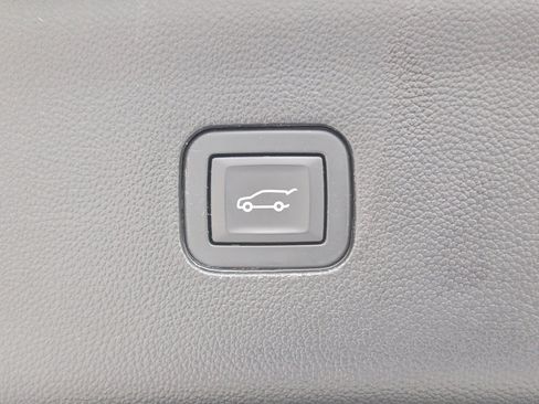 Used 2019 Buick Enclave Essence AWD/4WD image 15