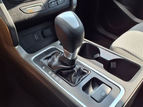 Used 2017 Ford Escape SE FWD image 12